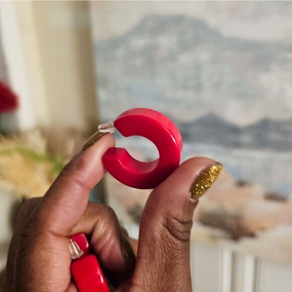 Retro Vintage Red Chunky Style Flat Hoop Statement Earrings. - Picture 8 of 15